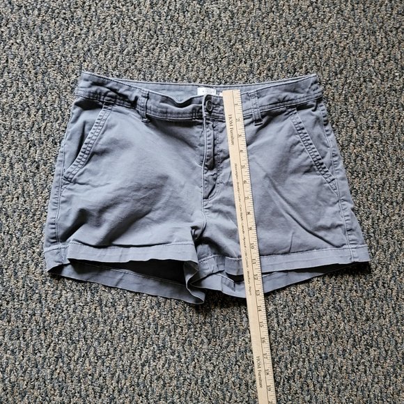 A New Day Silver Gray Cargo Shorts Size 8 - Picture 3 of 9